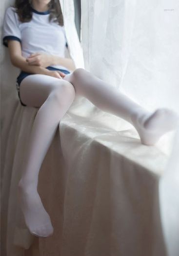 白丝美女被艹