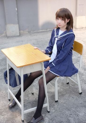年轻寡妇