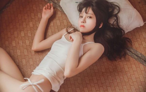 女邻居电影